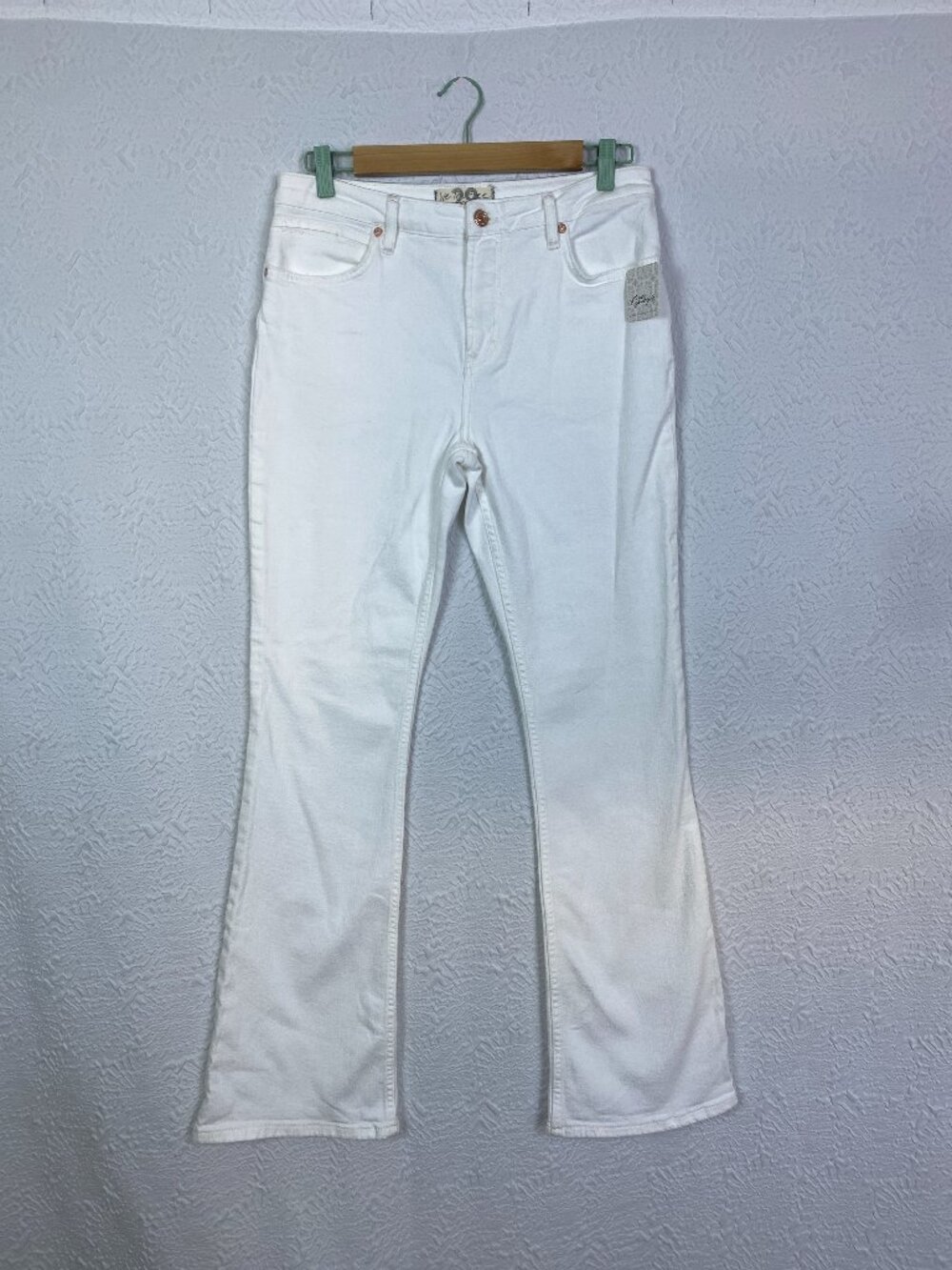 Free People We The Free Carmen Flare Jeans Optic White Size 29 NWT